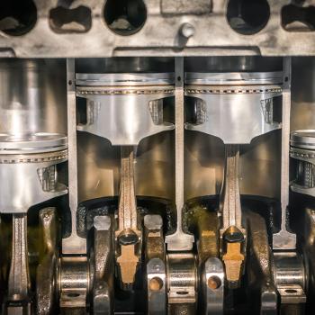 Engine pistons cross section.